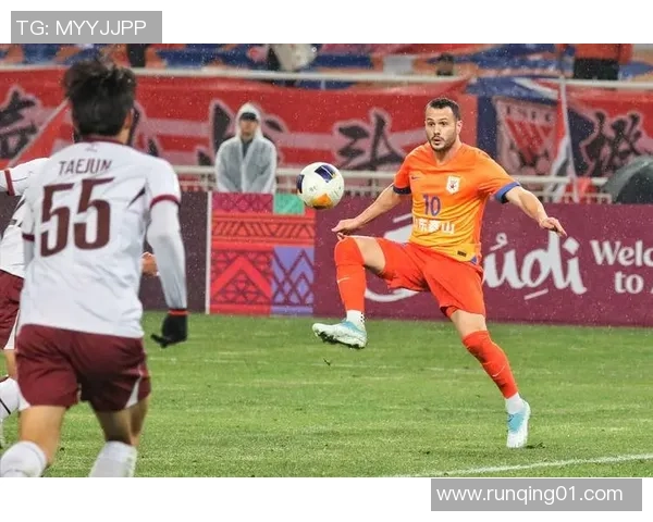 足球明星穿红色袜子时尚瞬间展现个性与风采的精彩图片合集