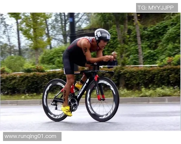 重庆足球队崛起之路:从默默无闻到赛场英雄的成长历程